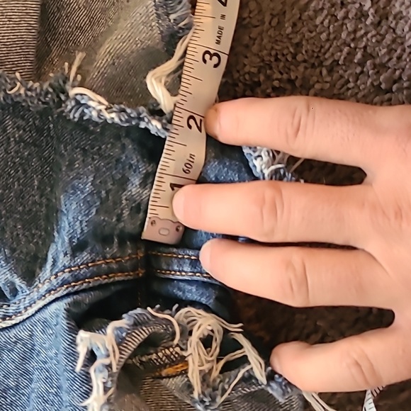 Levis Premium Ribcage Shorts - Picture 13 of 15